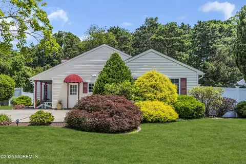 65 Colonial Dr, Tinton Falls, NJ 07753