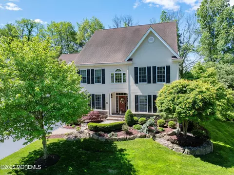 50 Hedgerow Ln, Manalapan, NJ 07726