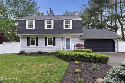 2016 Fanwood St, Oakhurst, NJ 07755
