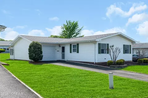 52 Watkins Rd, Brick, NJ 08724