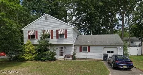 26 Standish Dr, Howell, NJ 07731