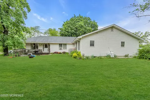 211 Long Swamp Rd, New Egypt, NJ 08533