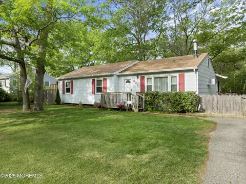 335 Western Blvd, Bayville, NJ 08721