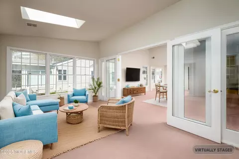 554 Waterford Dr, Manchester, NJ 08759
