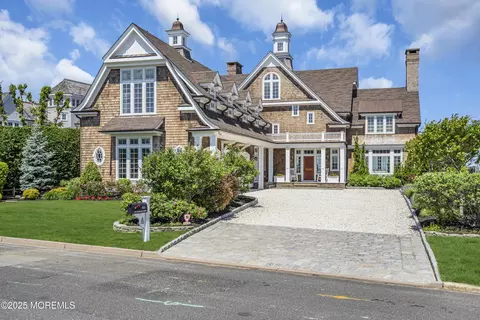 313 Dutchmans Point Rd, Mantoloking, NJ 08738