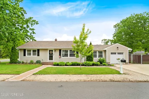 400 Linden Ave, Pine Beach, NJ 08741