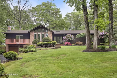 36 Elm St, Jackson, NJ 08527