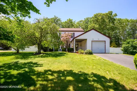 102 Buckingham Dr, Jackson, NJ 08527