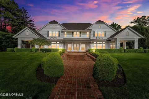 4 Milwin Ct, Allenhurst, NJ 07711