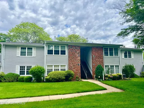 78 Cranberry Ct, Red Bank, NJ 07701