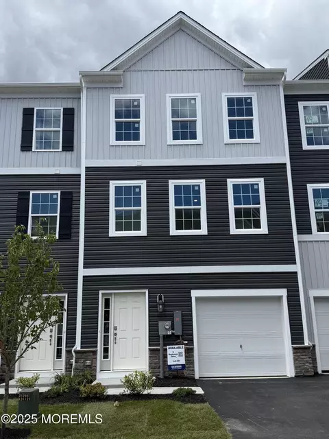 9 Bay Breeze Dr, Waretown, NJ 08758