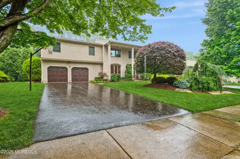 5 Stone Ln, Marlboro, NJ 07746