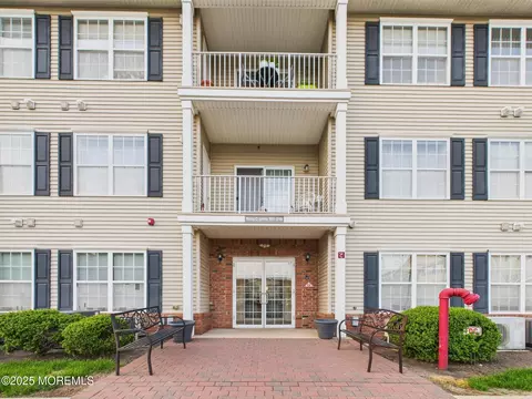 Exterior - 183 Liddle Ave, Edison, NJ 08837 photo 1 of 2
