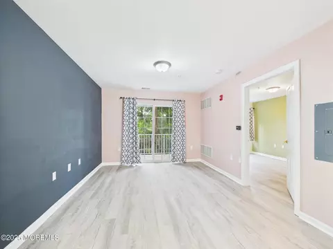Living - 183 Liddle Ave, Edison, NJ 08837 photo 1 of 2