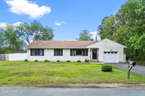 283 Woodhaven Blvd SW, Bayville, NJ 08721
