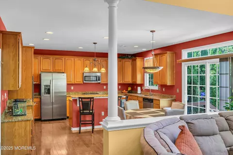 Kitchen - 5 Trumbull Ct, Jackson, NJ 08527 photo 2 of 4