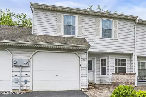 23 Mainsail Sq, Freehold, NJ 07728
