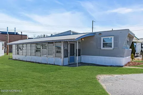 220 W Sylvania Ave #16, Neptune City, NJ 07753