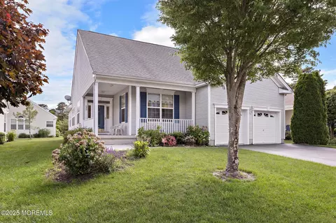 26 Masters Ct, Little Egg Harbor, NJ 08087