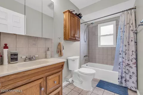 Bath - 823 Bowman Rd, Jackson, NJ 08527 photo 2 of 2