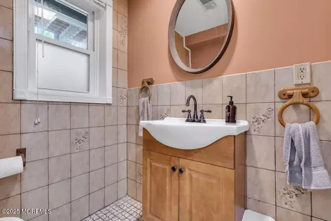 Bath - 823 Bowman Rd, Jackson, NJ 08527 photo 1 of 2