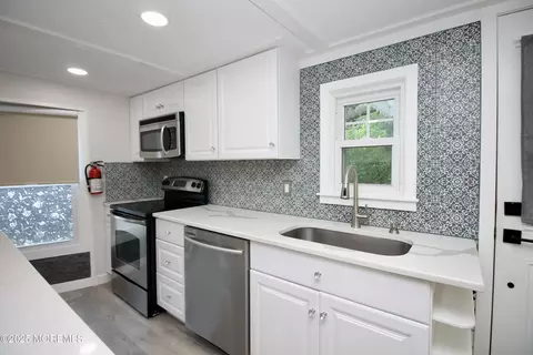 Kitchen - 41 Eagle Dr, Whiting, NJ 08759 photo 2 of 9