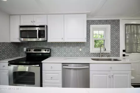 Kitchen - 41 Eagle Dr, Whiting, NJ 08759 photo 6 of 9