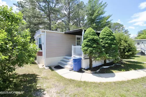 Exterior - 41 Eagle Dr, Whiting, NJ 08759 photo 2 of 12