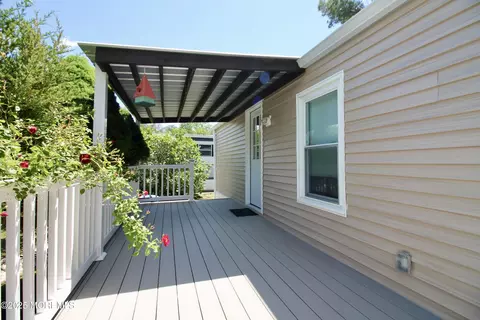 Exterior - 41 Eagle Dr, Whiting, NJ 08759 photo 4 of 12