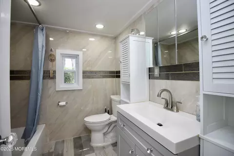 Bath - 41 Eagle Dr, Whiting, NJ 08759 photo 1 of 2