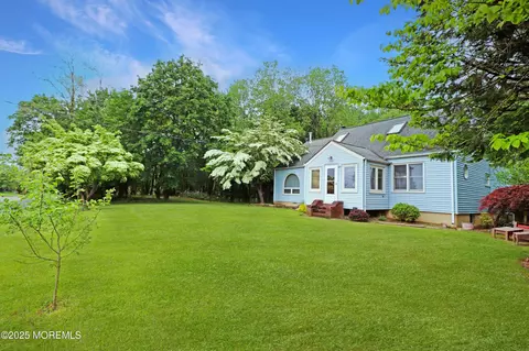 687 Spotswood Englishtown Rd, Spotswood, NJ 08884