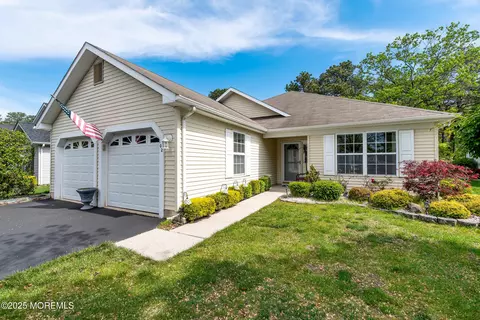 102 Clear Lake Rd, Whiting, NJ 08759