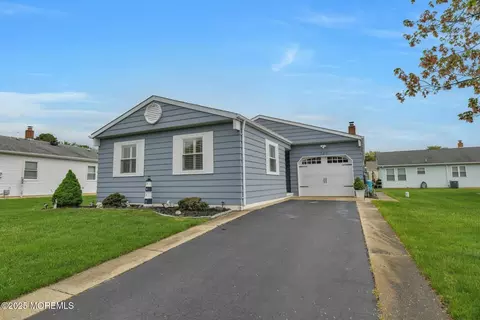 246 Cabrillo Blvd, Toms River, NJ 08757