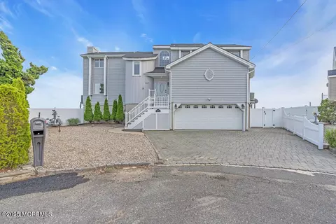 267 Cypress Dr, Bayville, NJ 08721