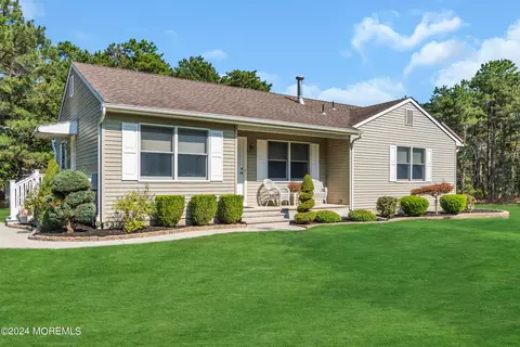 1540 Chester Ave, Whiting, NJ 08759