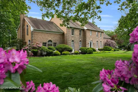 2113 Shadowbrook Dr, Wall, NJ 07719