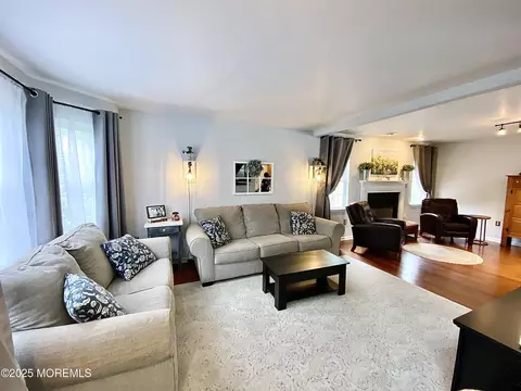 8 Augusta St, Wrightstown, NJ 08562 photo 5