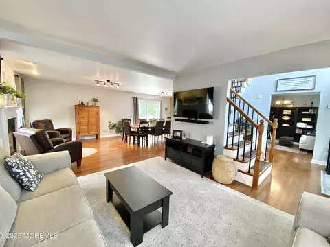 8 Augusta St, Wrightstown, NJ 08562 photo 6