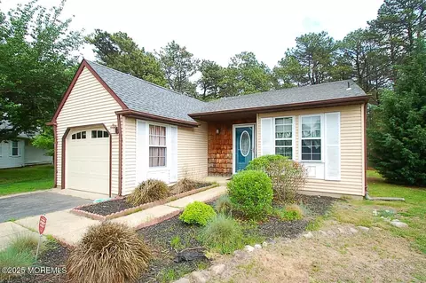 5 Brooklane Ct #60, Manchester, NJ 08759