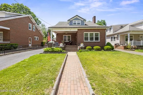 10 Fulton St, Freehold, NJ 07728