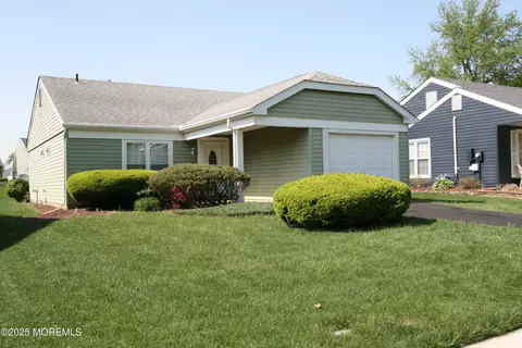 19 Flintshire Ter, Manchester, NJ 08759