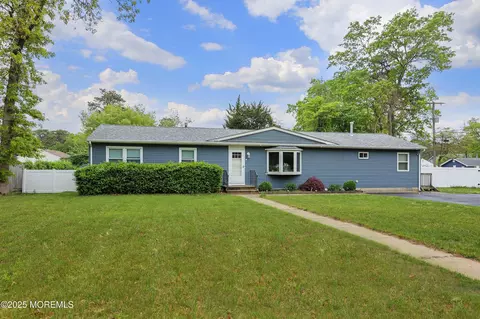 365 Central Blvd, Bayville, NJ 08721