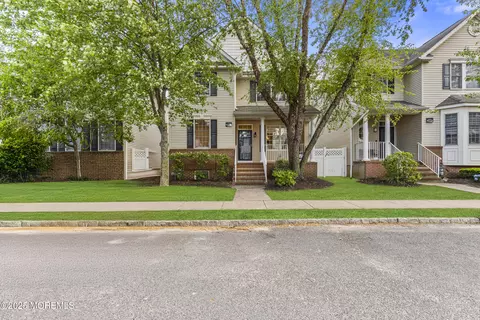 13 Sequoia Dr, Lakewood, NJ 08701