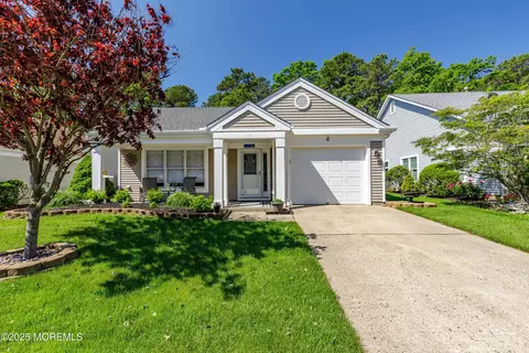 2421 Agincourt Rd, Toms River, NJ 08755