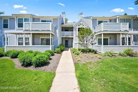 388 Brookview Ct, Howell, NJ 07731