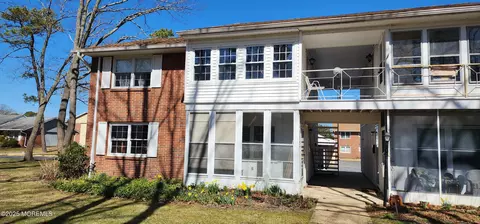 41 Cambridge Ct # E, Lakewood, NJ 08701