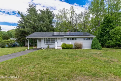 5 Jeanne Dr, Tinton Falls, NJ 07753