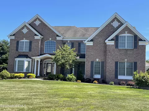 5 Duke Dr, Howell, NJ 07731