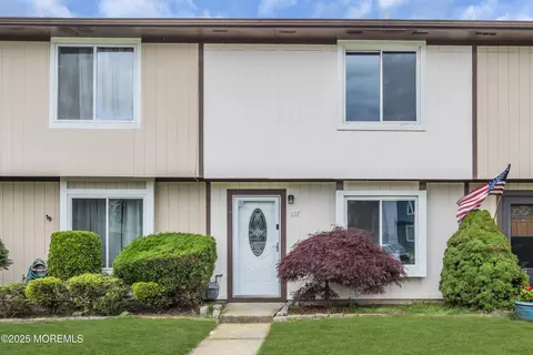 127 Creek Rd #518, Brick, NJ 08724
