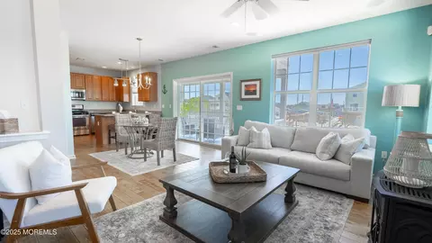 43 W Susquehanna Dr, Little Egg Harbor, NJ 08087